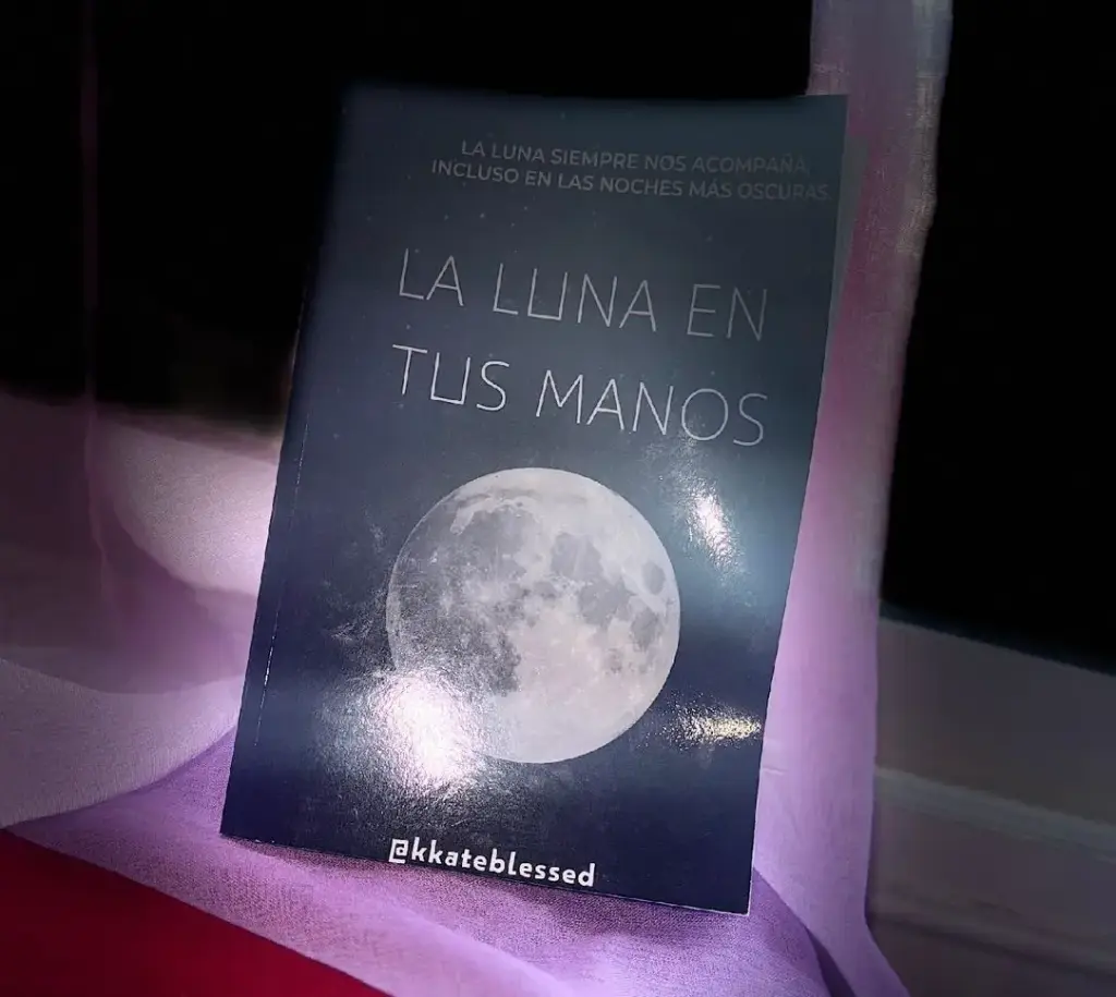 La luna en tus manos kkateblessed
